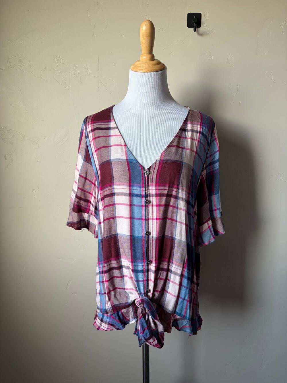 Charming Charlie Plaid Ruffle Sleeves V-Neck Button Up Tie-Front Blouse Sz M NWT